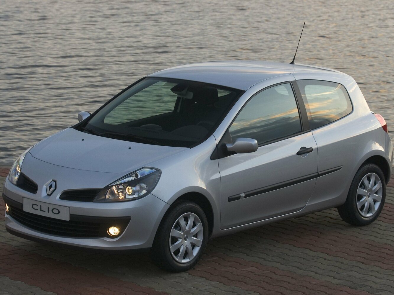 Renault Clio III (2005–2009) · 1.2 AMT (78 л.с.)