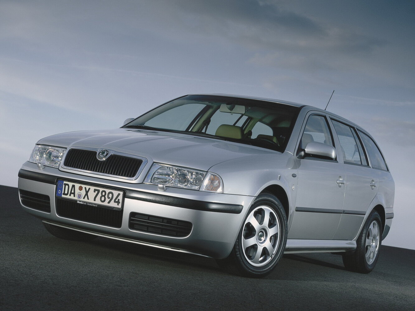 Skoda Octavia I (A4) Рестайлинг (2000–2011) · 1.6 MT (75 л.с.)