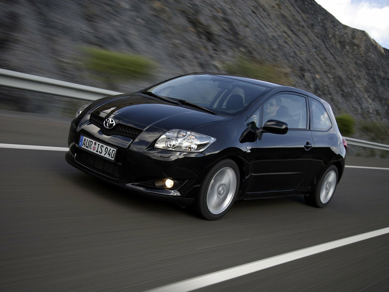 Toyota Auris I (2006–2010) · 5-speed 1.4d MT (90 л.с.)
