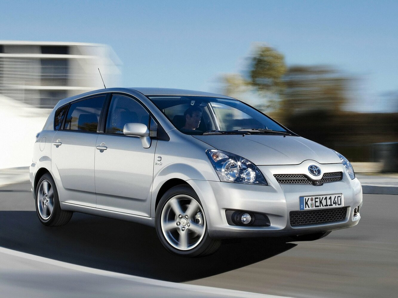 Toyota Corolla Verso I Рестайлинг 2 (2007–2009) · 1.8 AMT (129 л.с.)