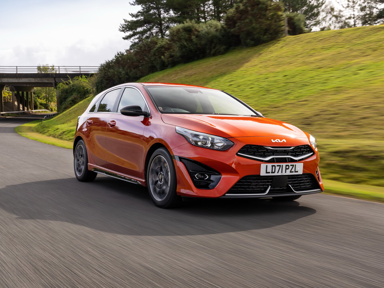 Kia Ceed III Рестайлинг (2021–2026) · 1.5 AMT (150 л.с.)
