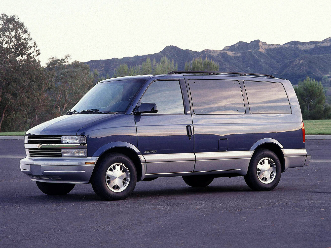 Chevrolet Astro II (1994–2005) · 4.3 AT (192 л.с.) 4WD