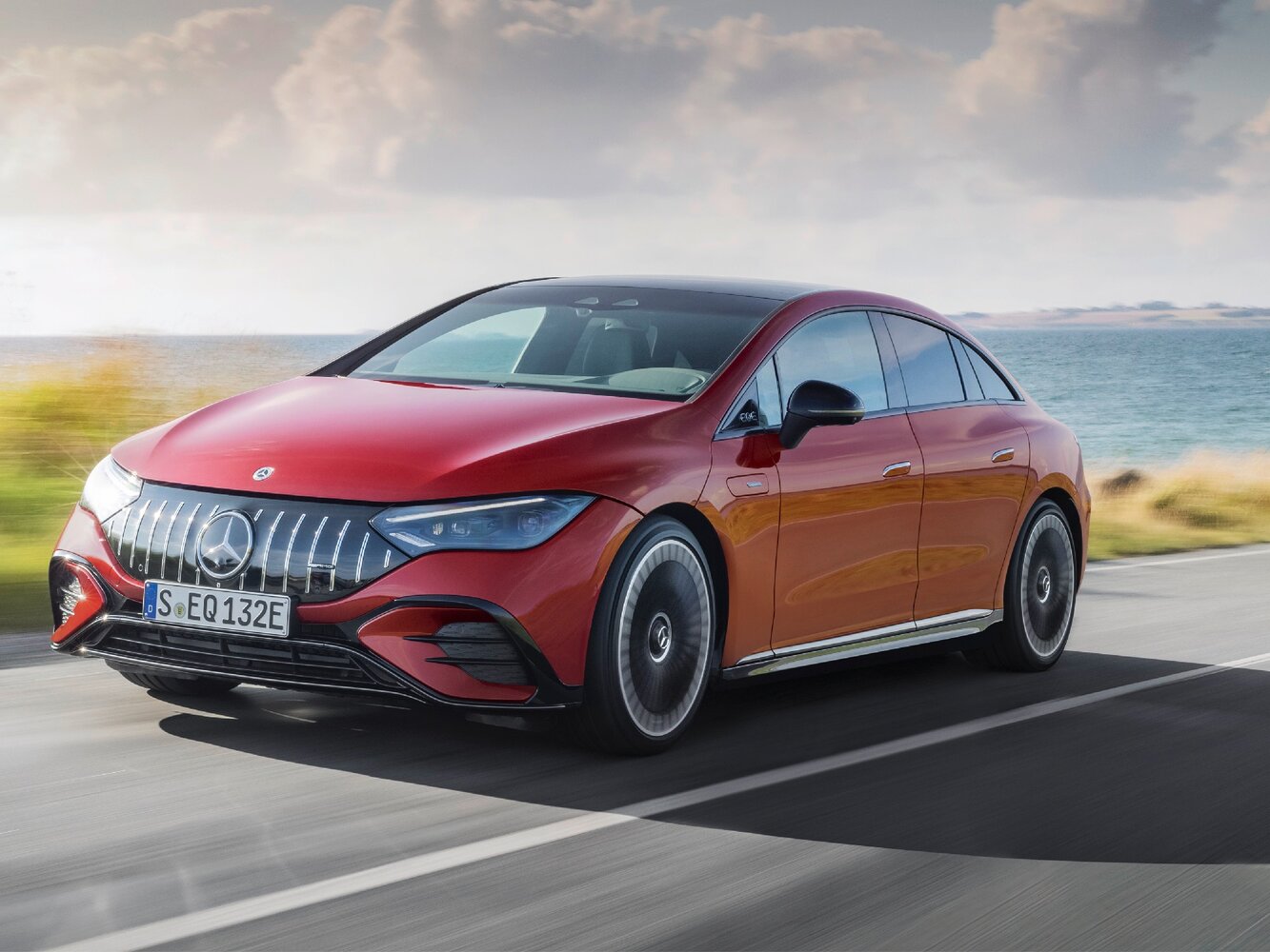Mercedes-Benz EQE AMG (2022–2026) · 53 4Matic+ Dynamic Plus Electro AT (505.0 кВт) 4WD