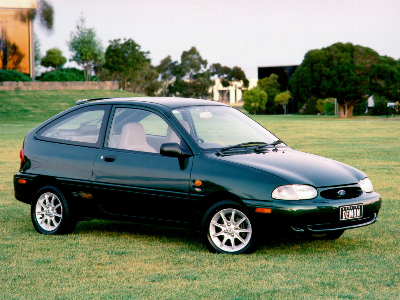 Ford Festiva II (1993–2000) · 1.5 AT (100 л.с.)