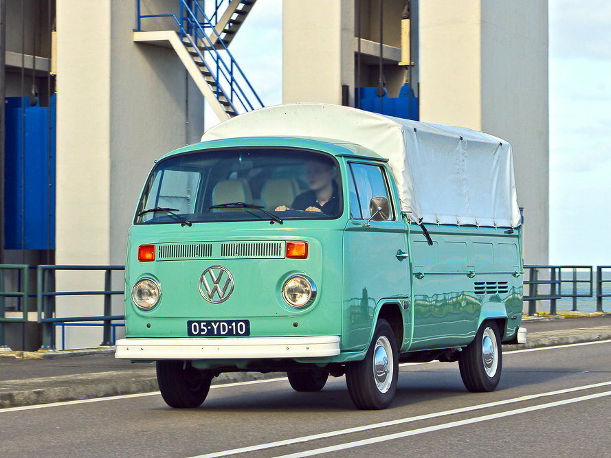 Volkswagen Type 2 T2 (1967–1979) · 1.8 MT (68 л.с.)