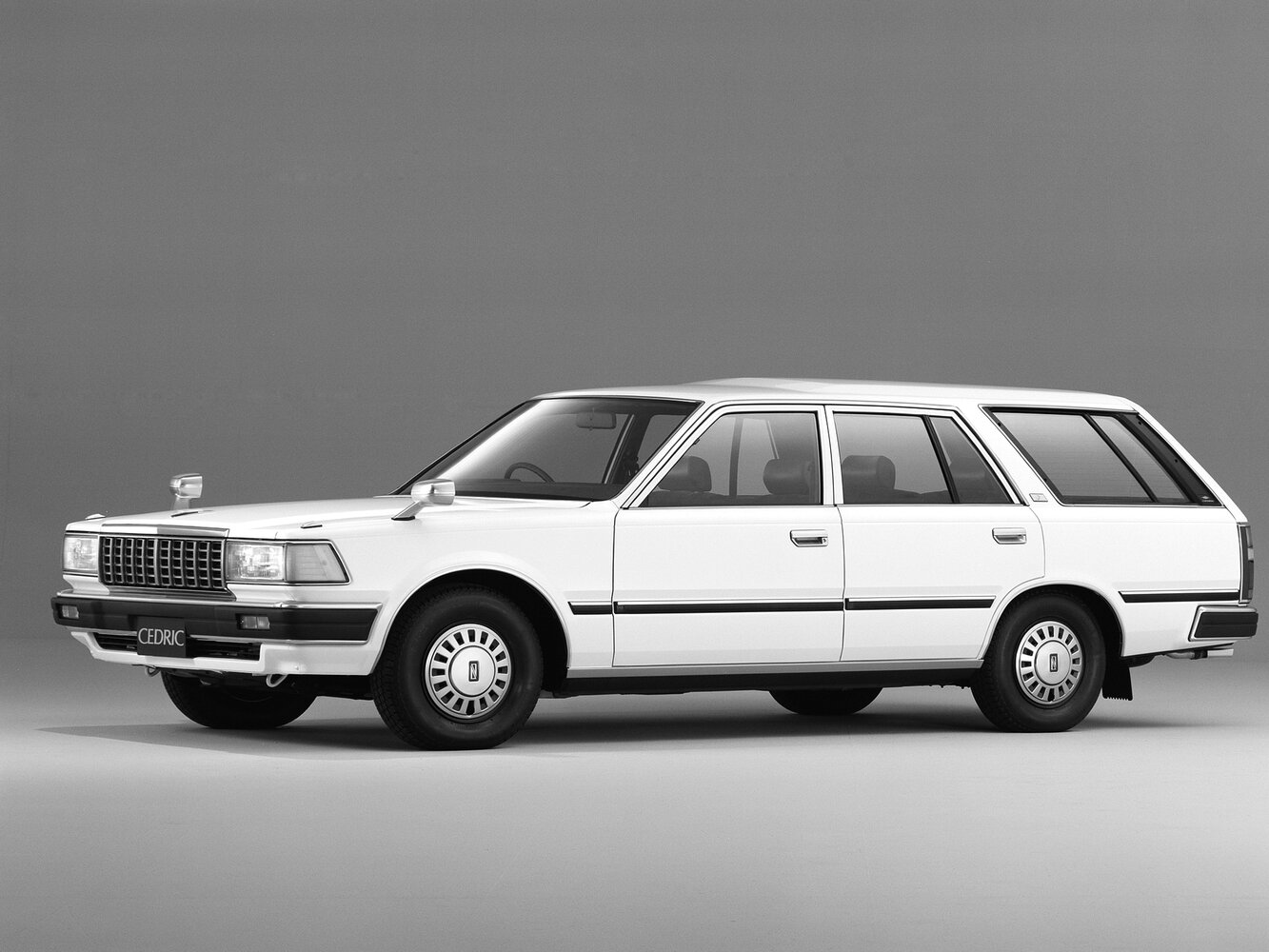 Nissan Cedric VI (Y30) (1983–1999) · 2.0 MT (110 л.с.)