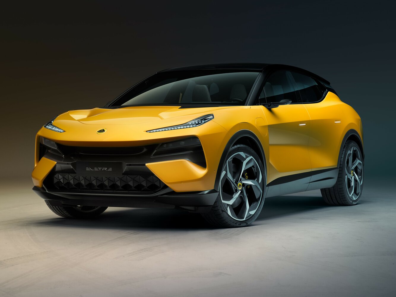 Lotus Eletre (2022–2026) · Electro AT (450.0 кВт) 4WD