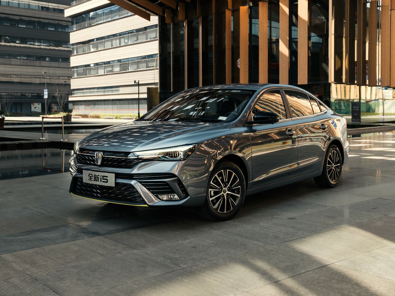 Roewe i5 I Рестайлинг (2021–2023) · 1.5 CVT (120 л.с.)