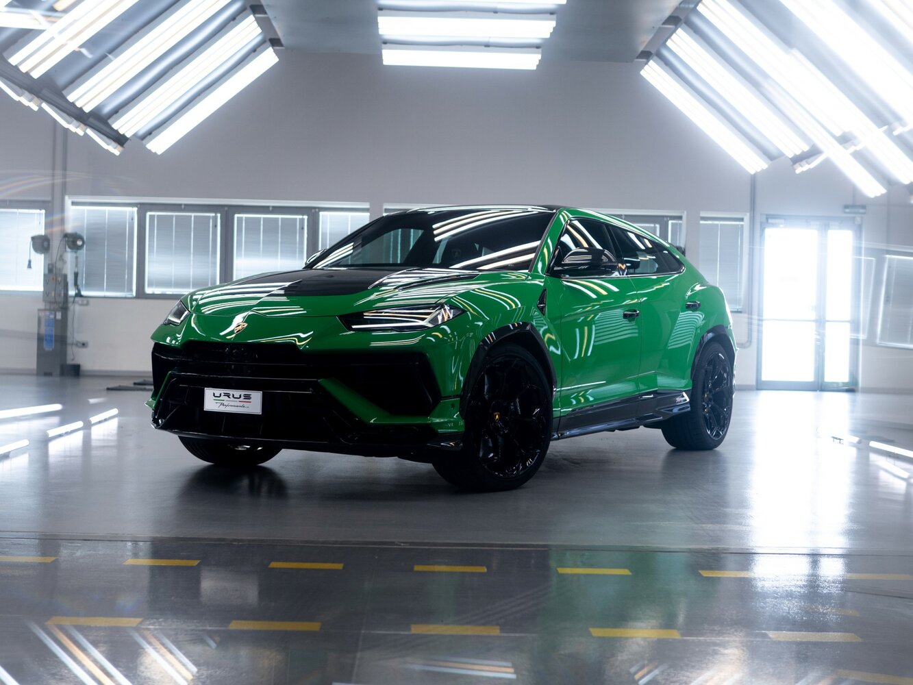 Lamborghini Urus I Рестайлинг (2022–2026) · Performante 4.0 AT (666 л.с.) 4WD