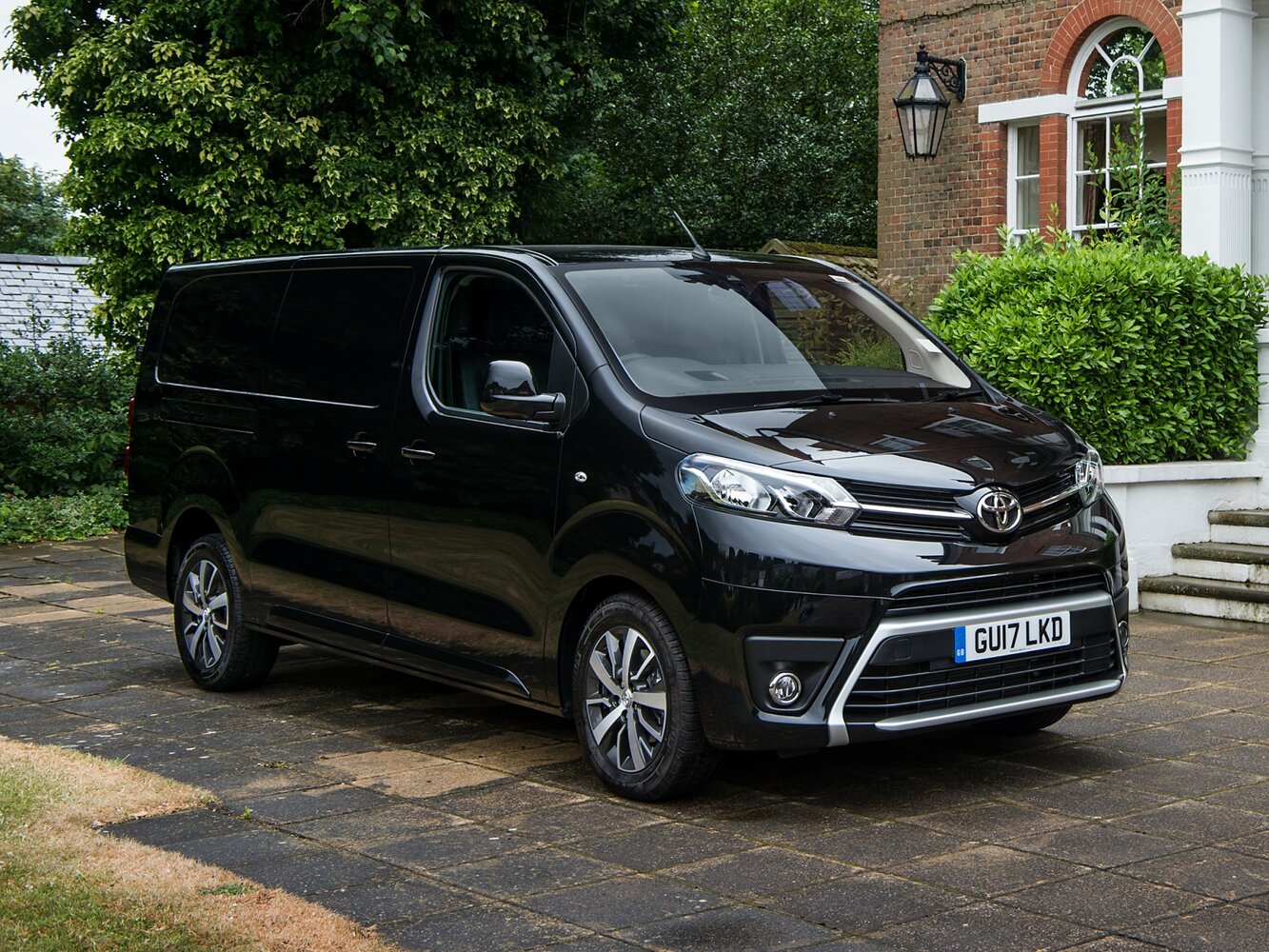 Toyota ProAce II (2016–2024) · L2 6-speed 2.0d AT (177 л.с.)
