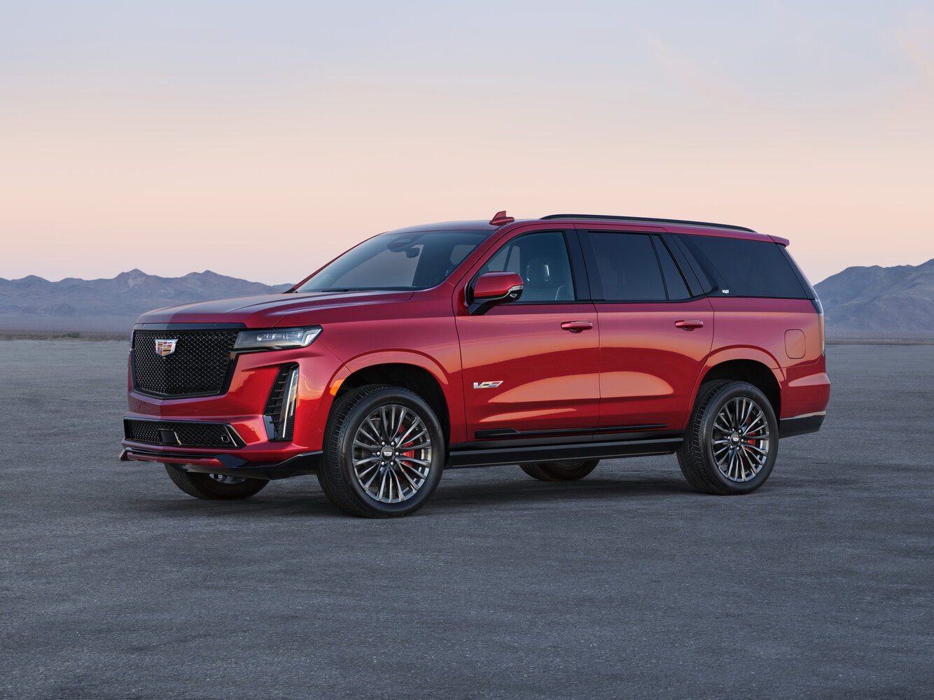 Cadillac Escalade-V I (2022–2024) · 6.2 AT (682 л.с.) 4WD
