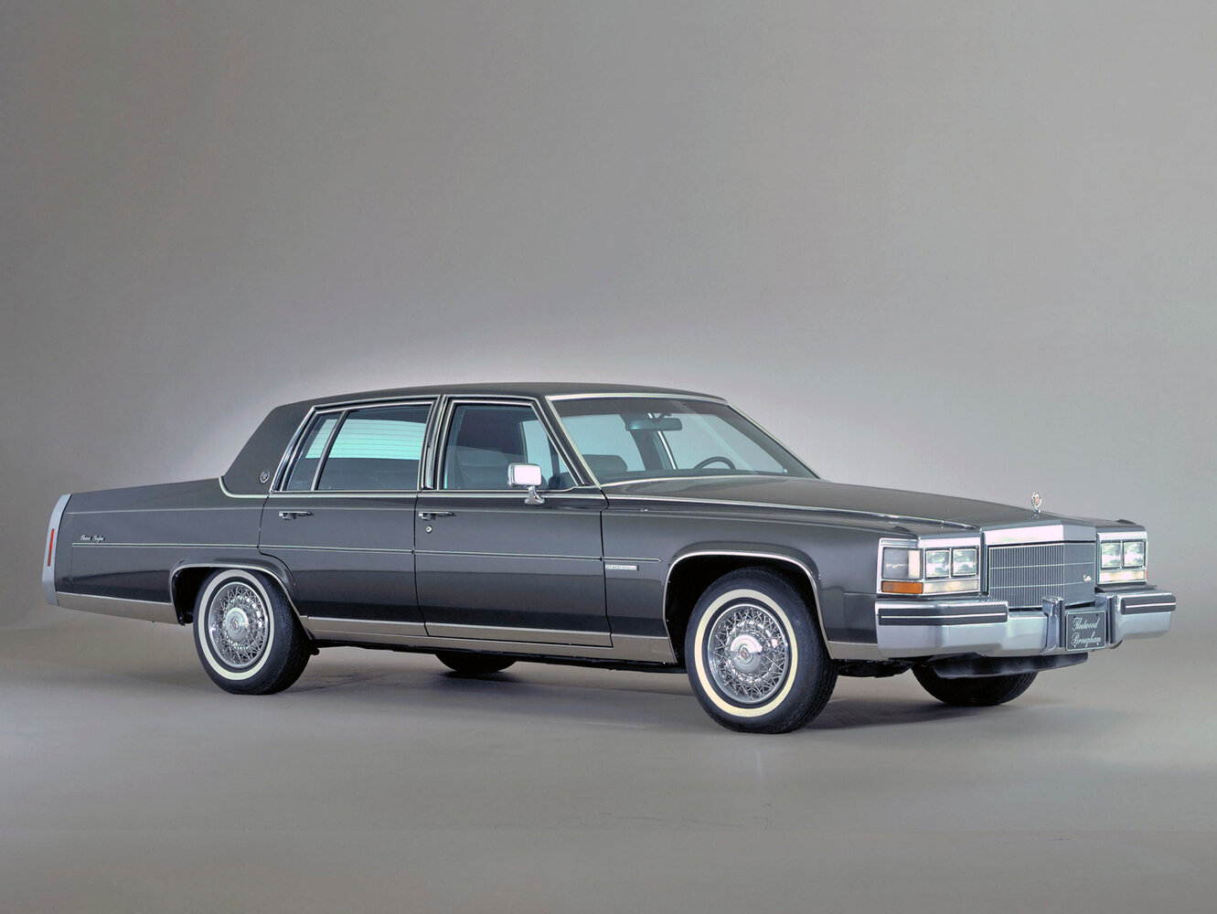 Cadillac Fleetwood Brougham II Рестайлинг (1980–1986) · 4.1 AT (137 л.с.)