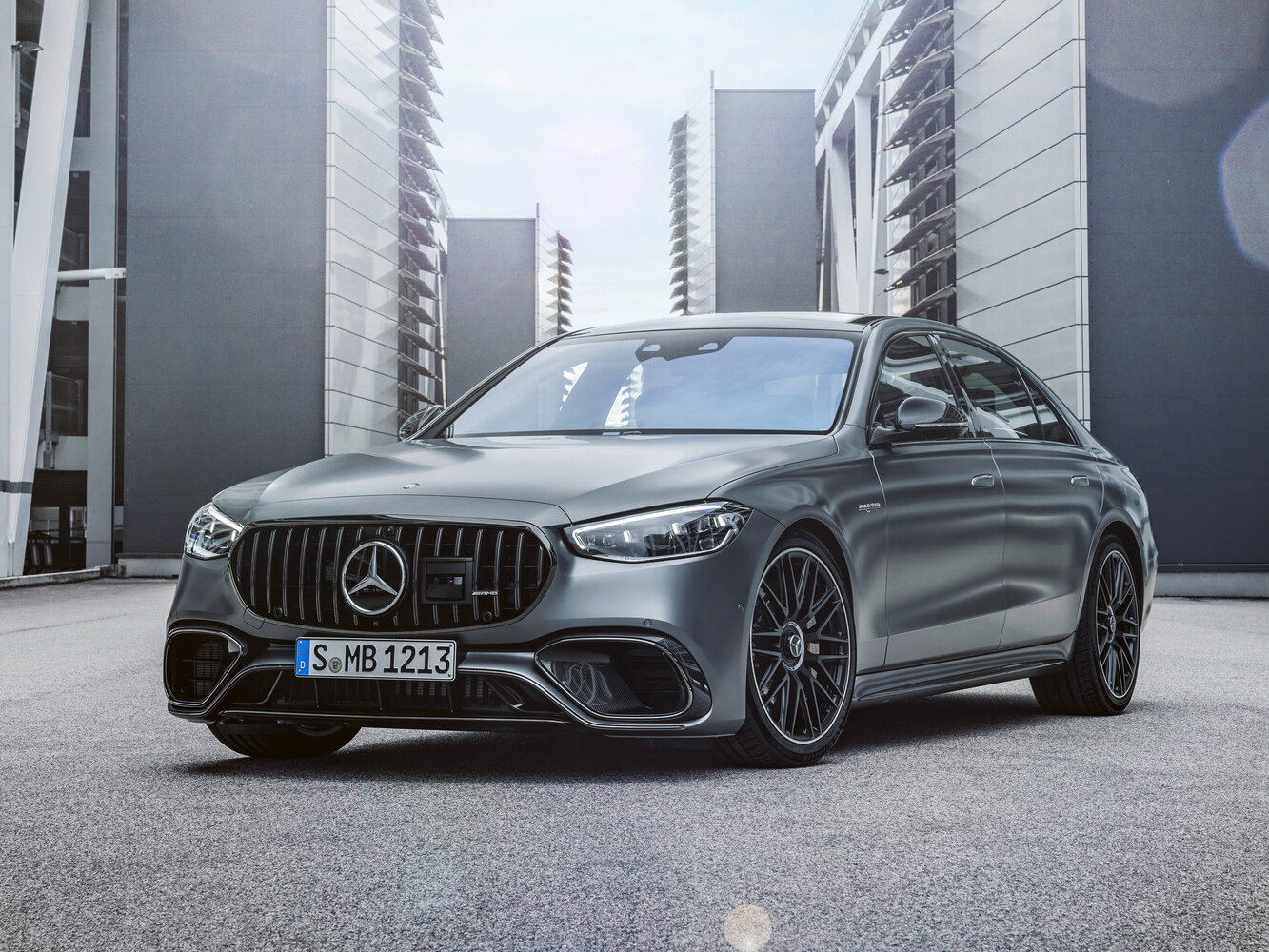 Mercedes-Benz S-Класс AMG IV (W223) (2022–2026) · 63 e AMG Long 4.0hyb AT (802 л.с.) 4WD
