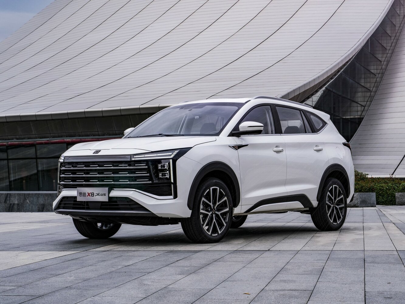 JAC Sehol X8 Plus (2022–2026) · 1.5 AMT (184 л.с.)