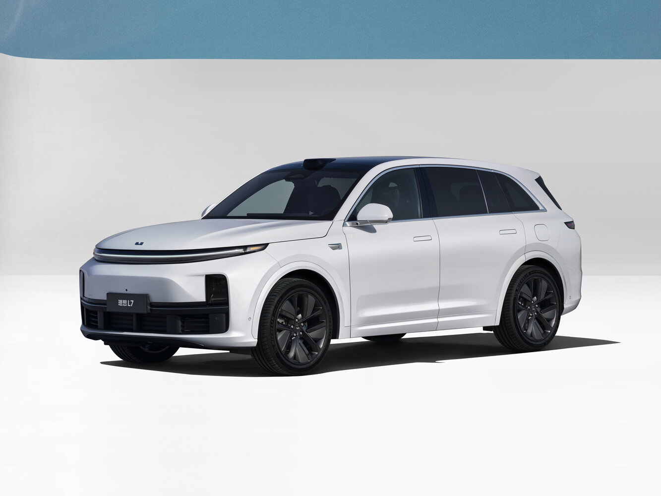 Li Auto (Lixiang) L7 I (2023–2024) · 1.5hyb AT (449 л.с.) 4WD