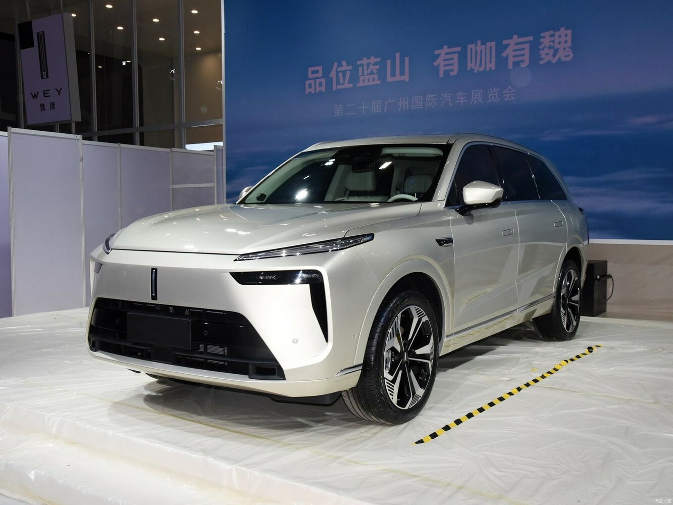 Wey Lanshan (Blue Mountain) (2023–2026) · 1.5hyb AT (330 л.с.)