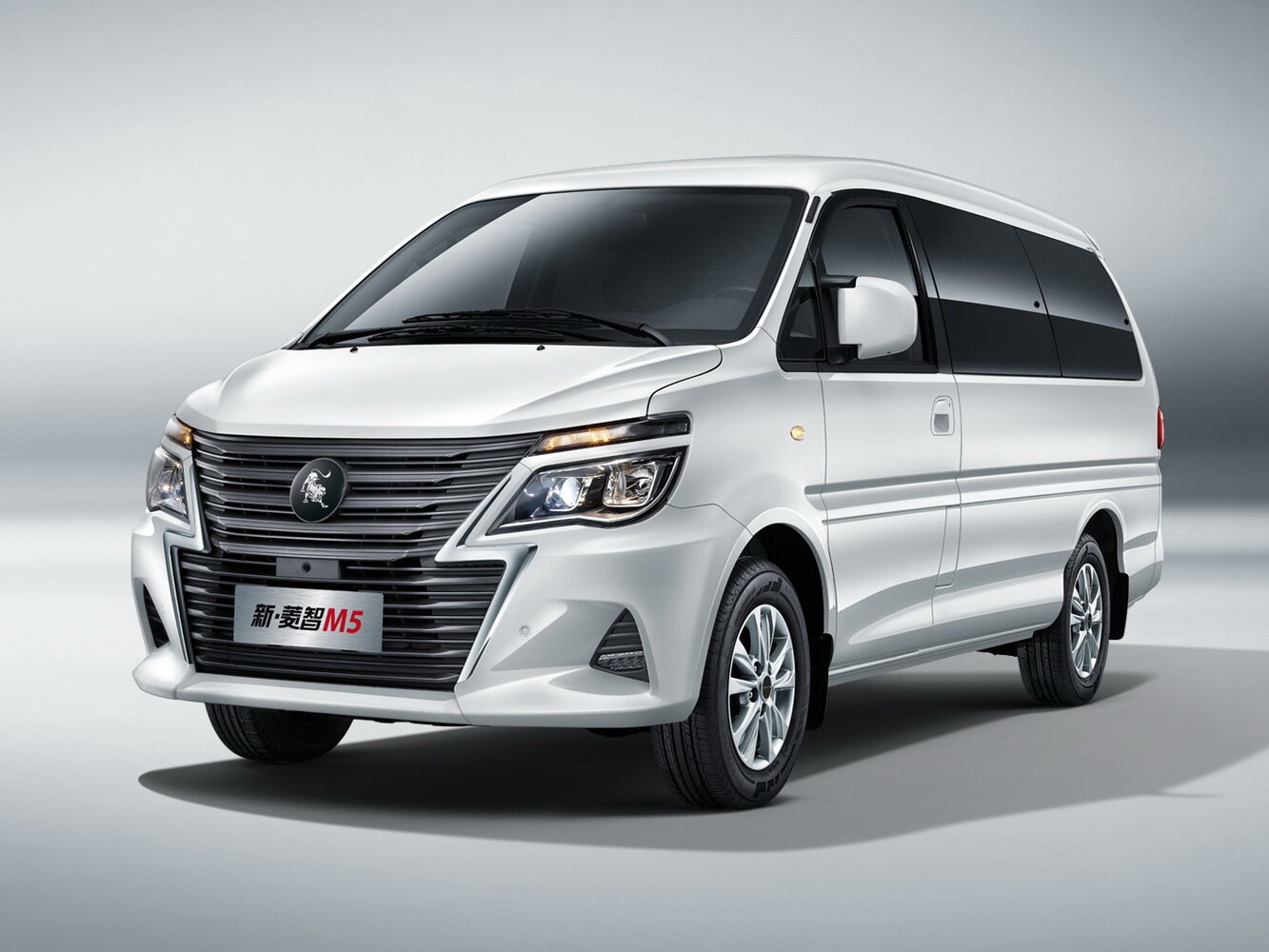 Forthing Lingzhi M5 (2020–2026) · EV Electro AT (60.0 кВт)