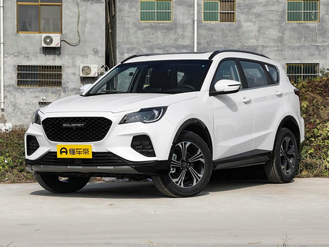 Soueast DX8S (2022–2023) · 1.5 AMT (156 л.с.)