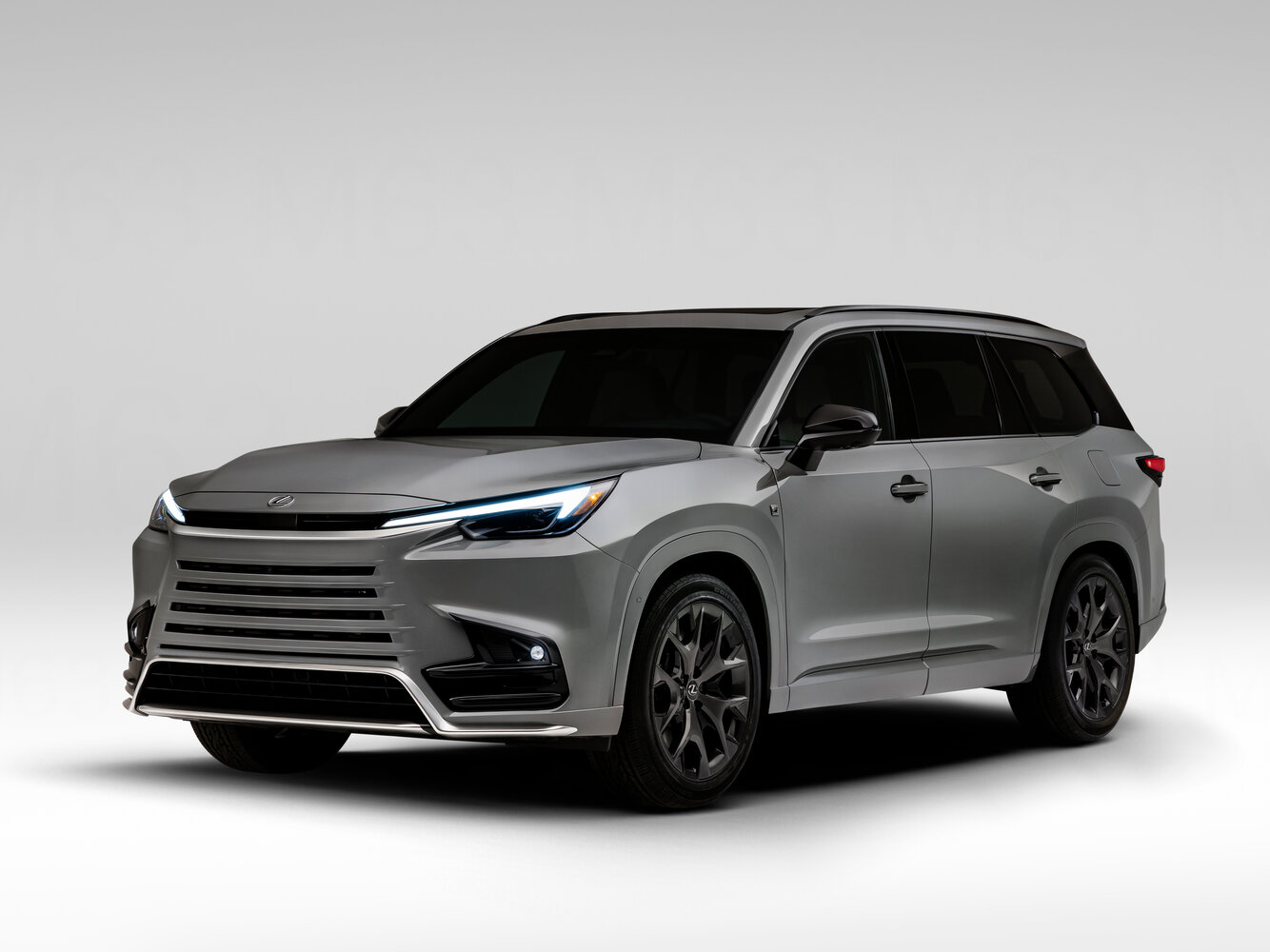 Lexus TX (2023–2026) · 500h 2.4hyb AT (366 л.с.) 4WD