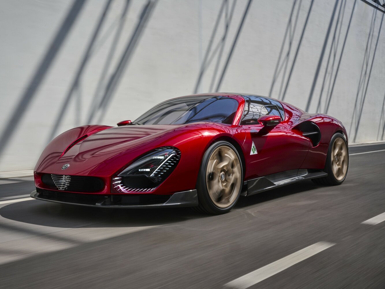 Alfa Romeo 33 Stradale (2024–2026) · Electro AT (559.0 кВт) 4WD