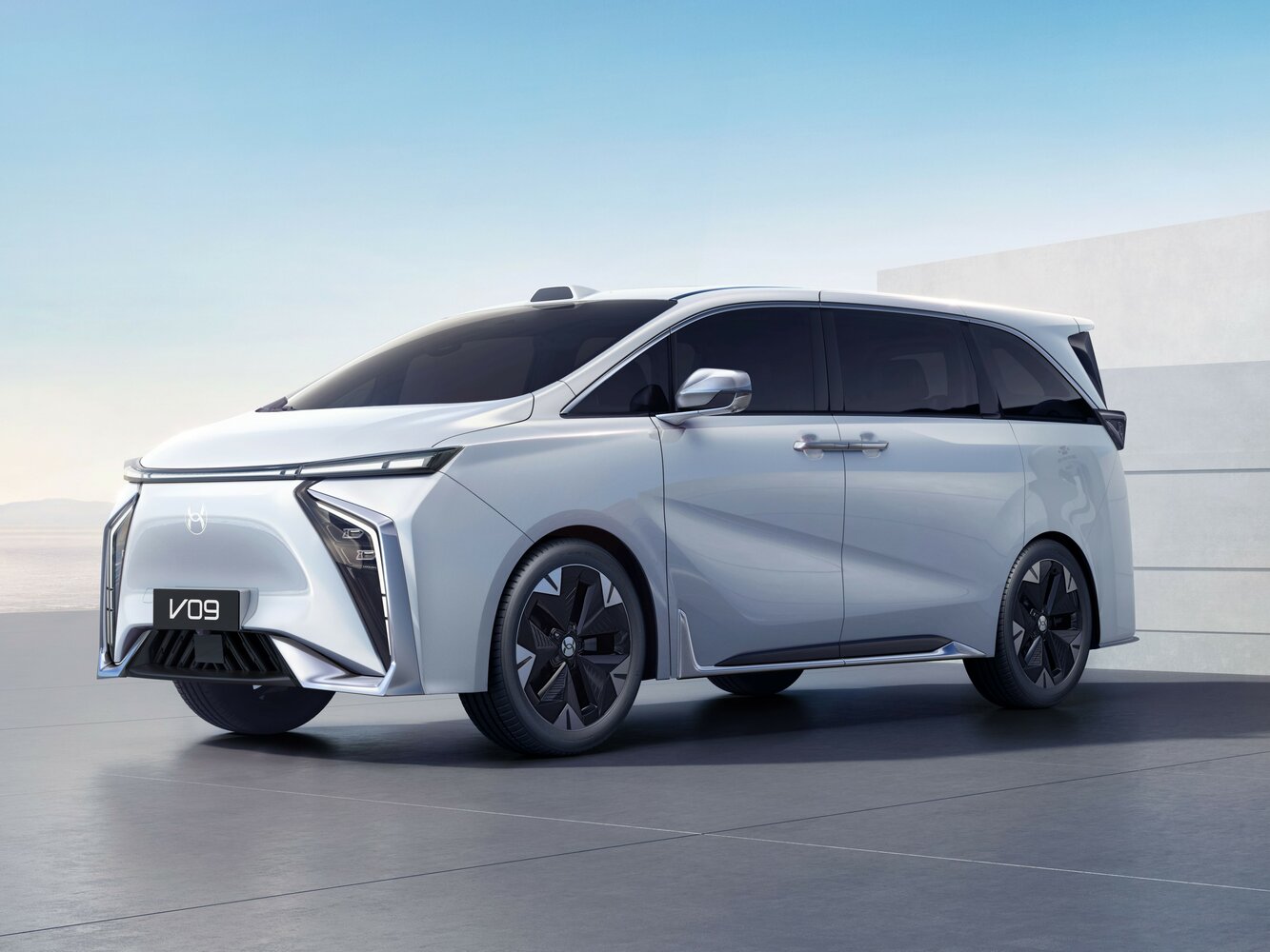 Hycan V09 (2023–2025) · 114.19 kWh Electro AT (202.0 кВт)