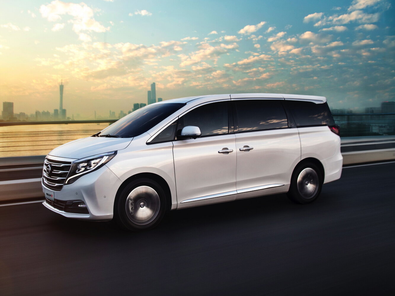 GAC Trumpchi GM8 (2017–2020) · 2.0 AT (201 л.с.)