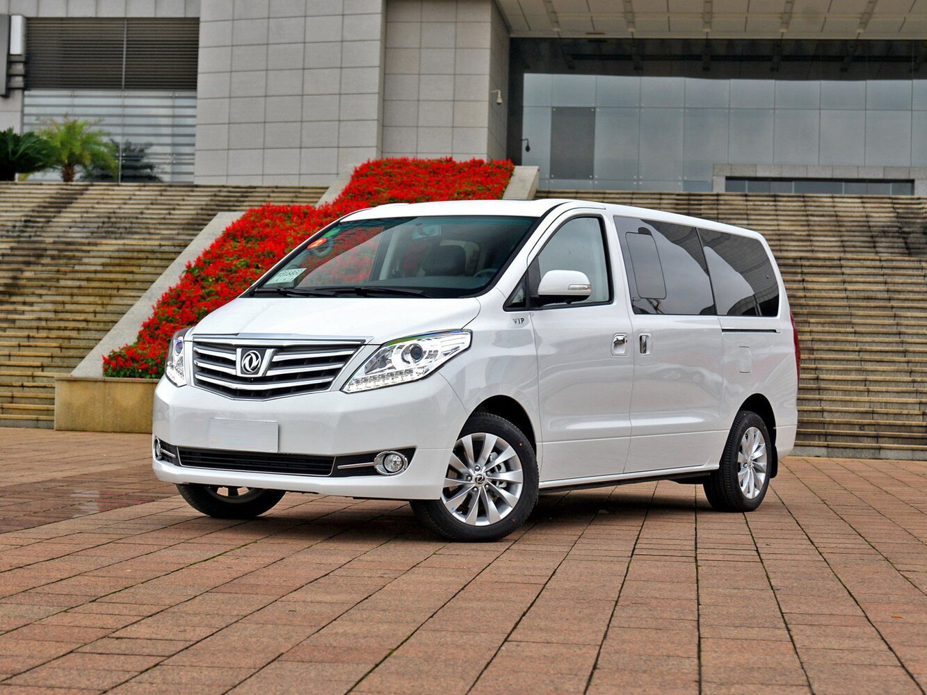 Forthing CM7 (2013–2020) · 2.0 MT (190 л.с.)