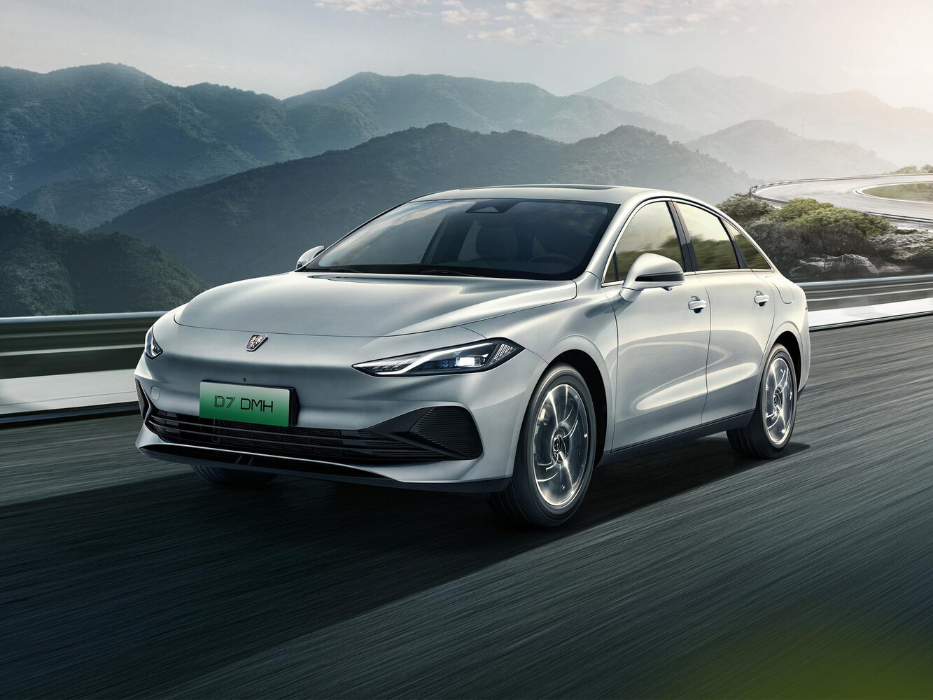 Roewe D7 (2023–2026) · 1.5hyb AT (204 л.с.)