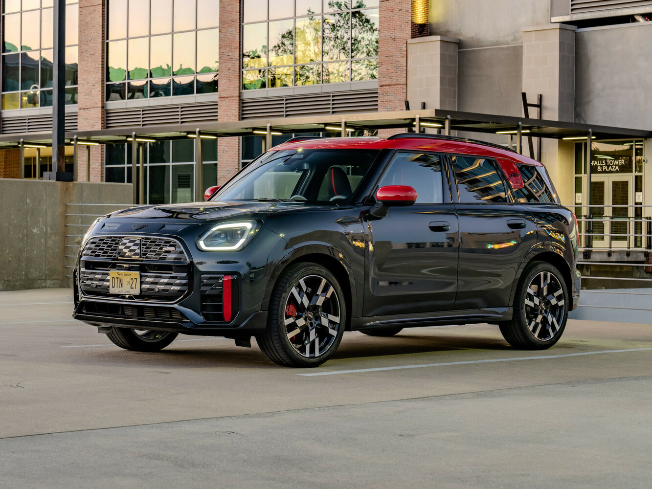 John Cooper Works 2.0 AMT (300 л.с.) 4WD
