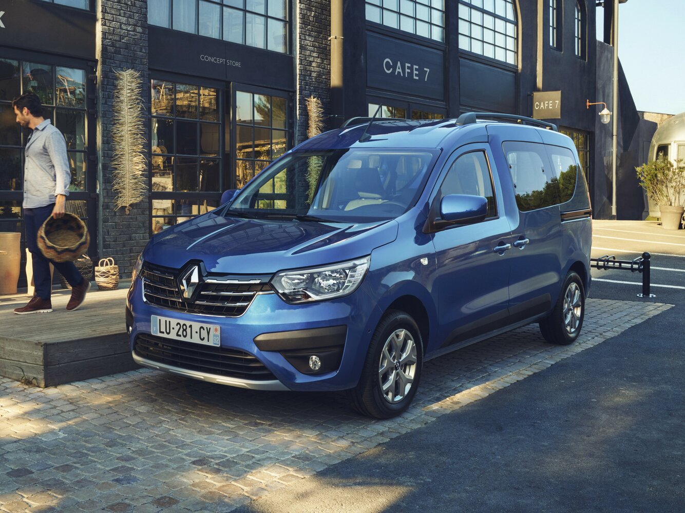 Renault Express II (2021–2026) · 1.6 MT (110 л.с.)