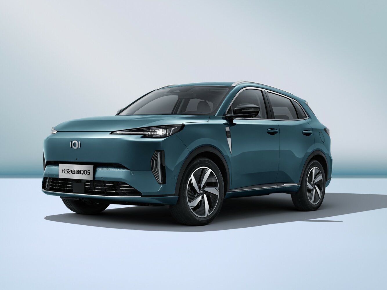 Changan Qiyuan Q05 I (2023–2026) · 1.5hyb CVT (215 л.с.)