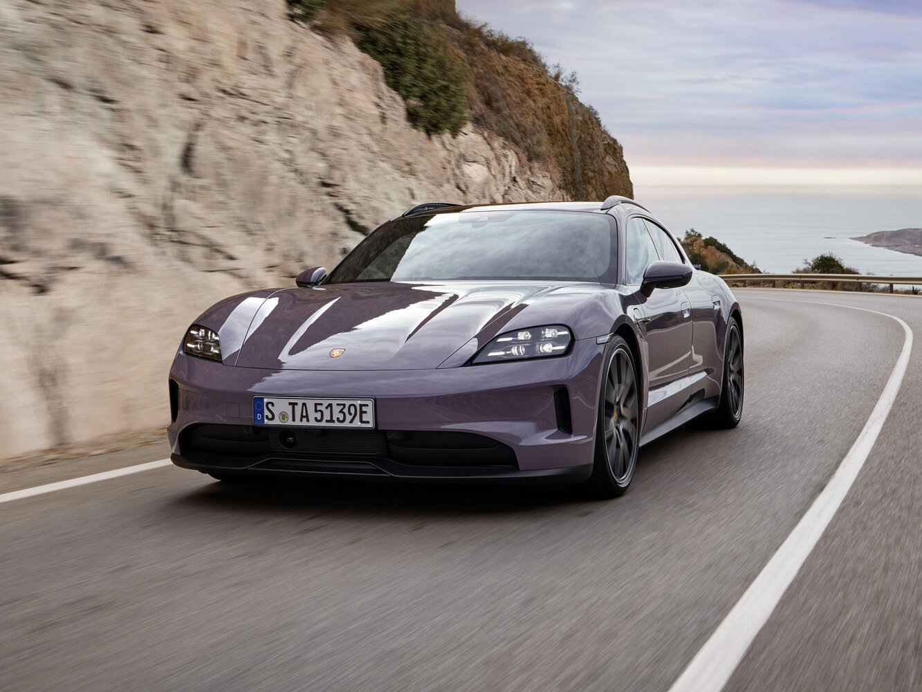 Porsche Taycan I Рестайлинг (2024–2026) · 4S Sport Turismo Electro AT (400.0 кВт) 4WD