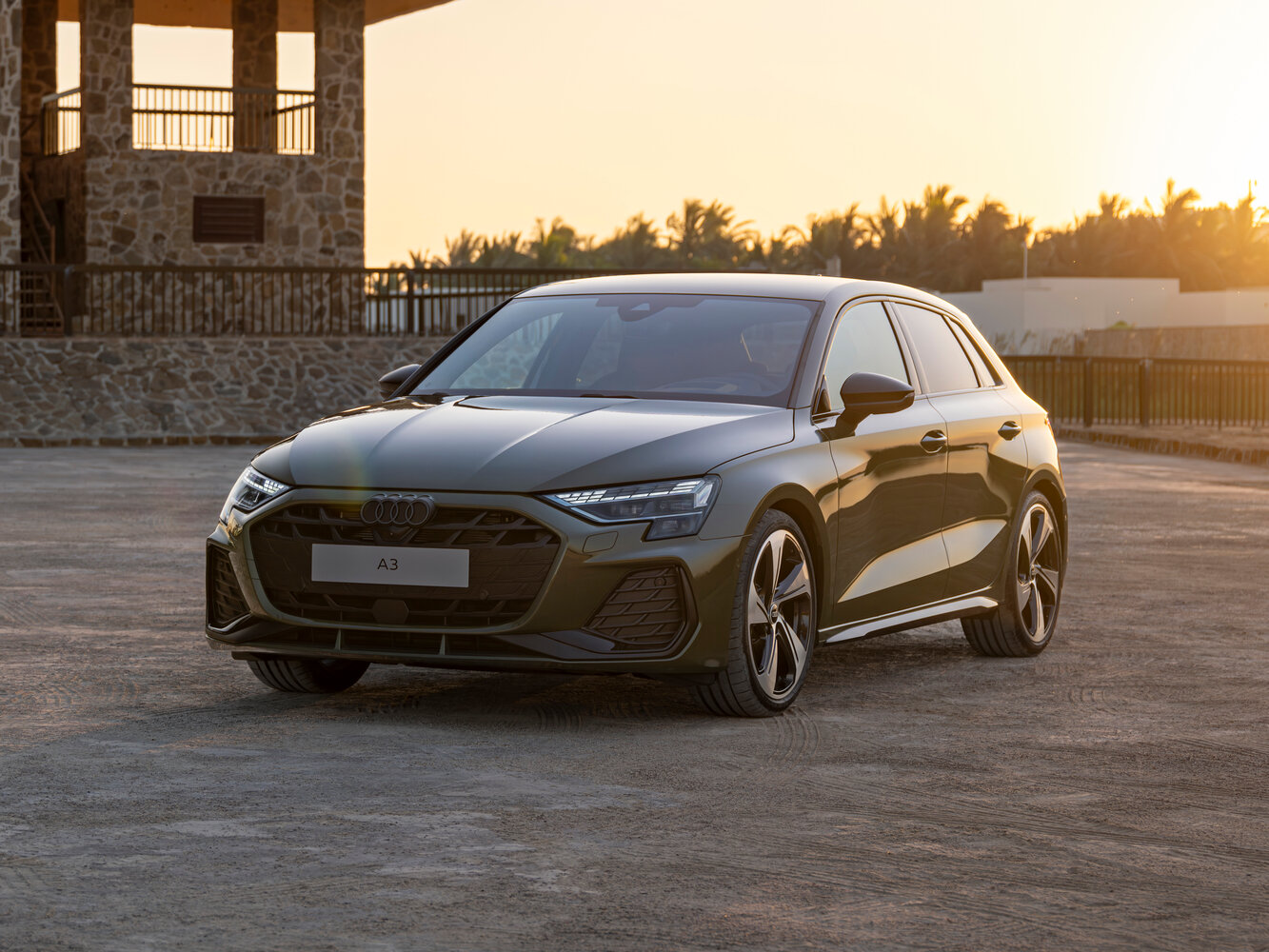 Audi A3 IV (8Y) Рестайлинг (2024–2026) · 40 TFSI e 1.5hyb AMT (204 л.с.)