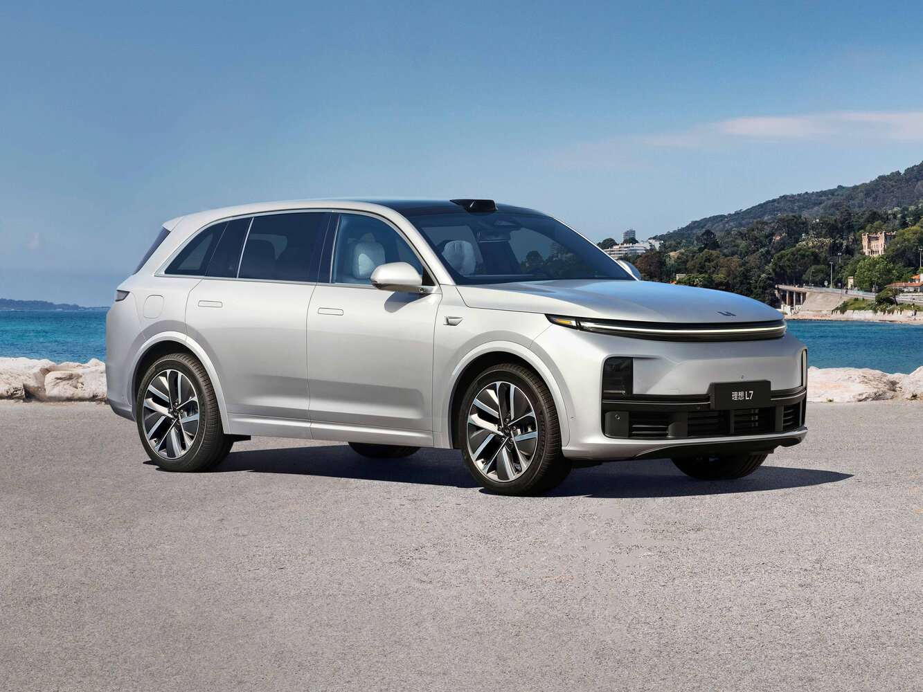 Li Auto (Lixiang) L7 I Рестайлинг (2024–2026) · 52.3 kWh 1.5hyb AT (449 л.с.) 4WD