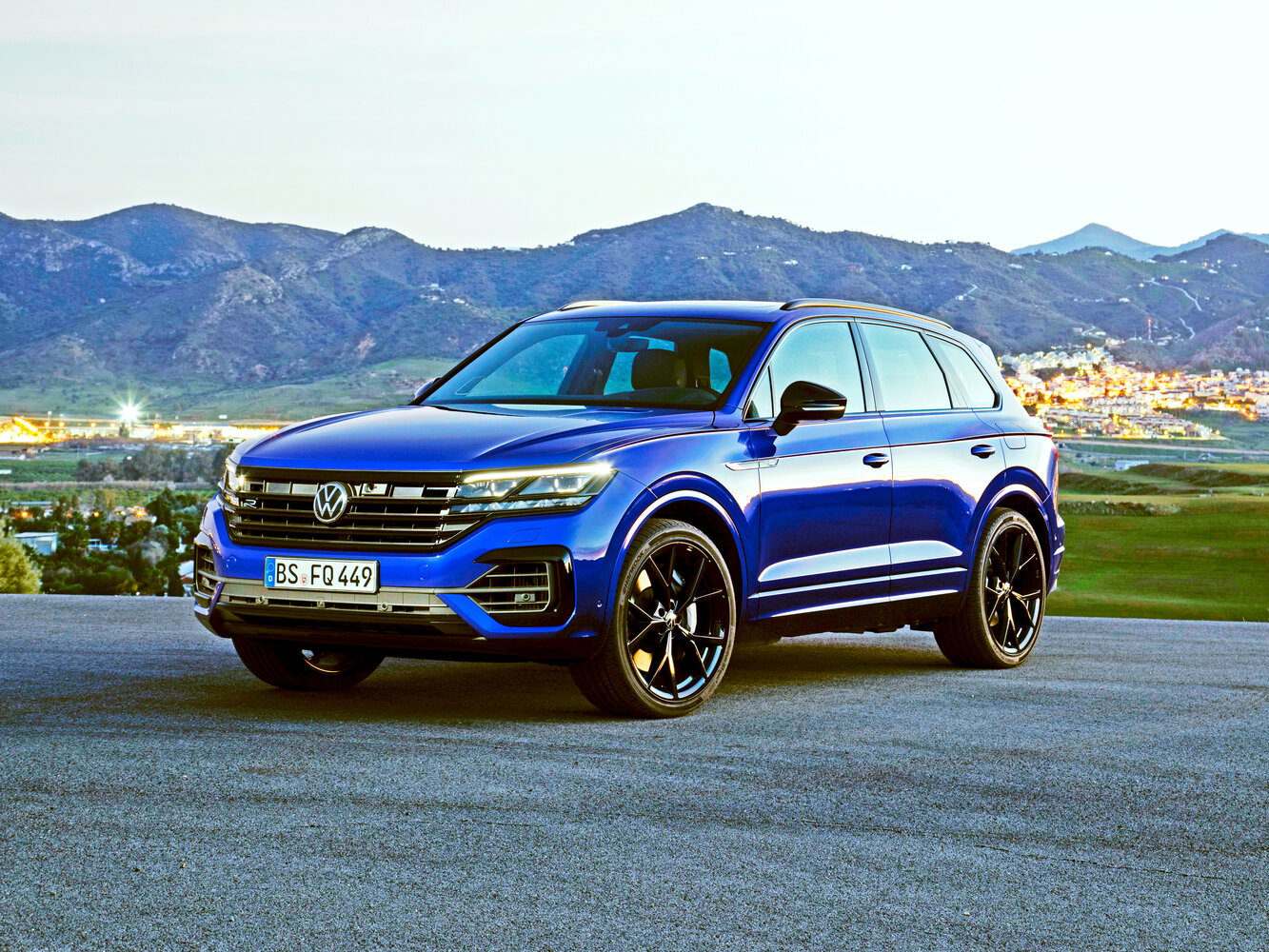 Volkswagen Touareg R III (2020–2023) · 3.0hyb AT (462 л.с.) 4WD