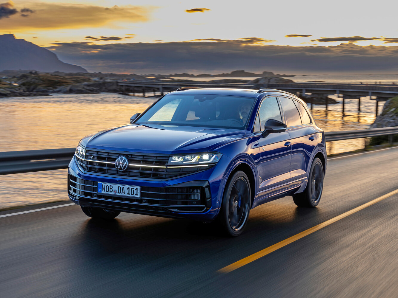 Volkswagen Touareg R III Рестайлинг (2023–2026) · 3.0hyb AT (462 л.с.) 4WD