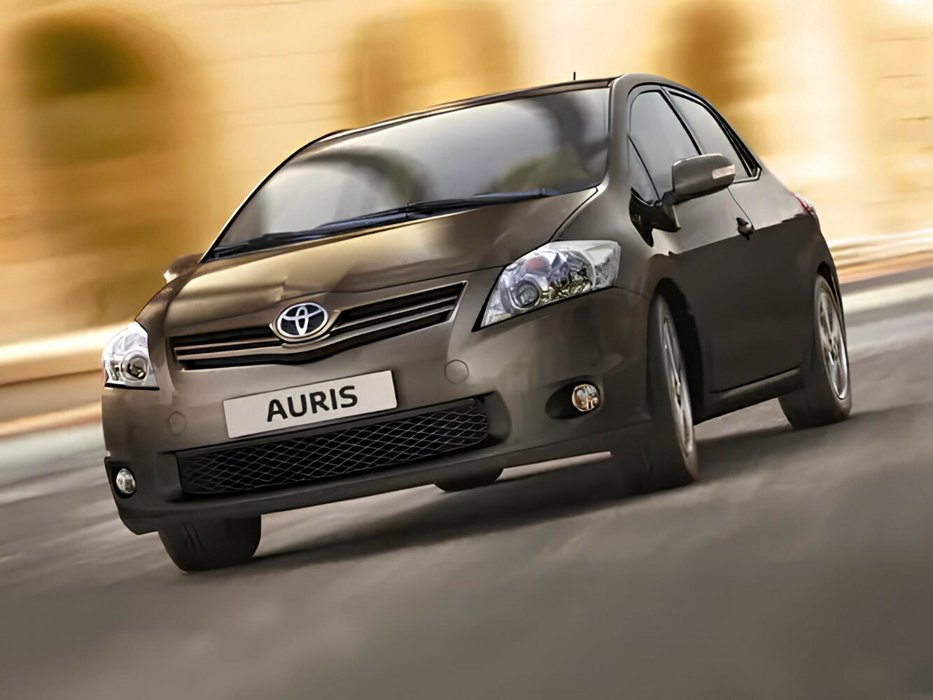 Toyota Auris I Рестайлинг (2009–2012) · 1.6 MT (132 л.с.)