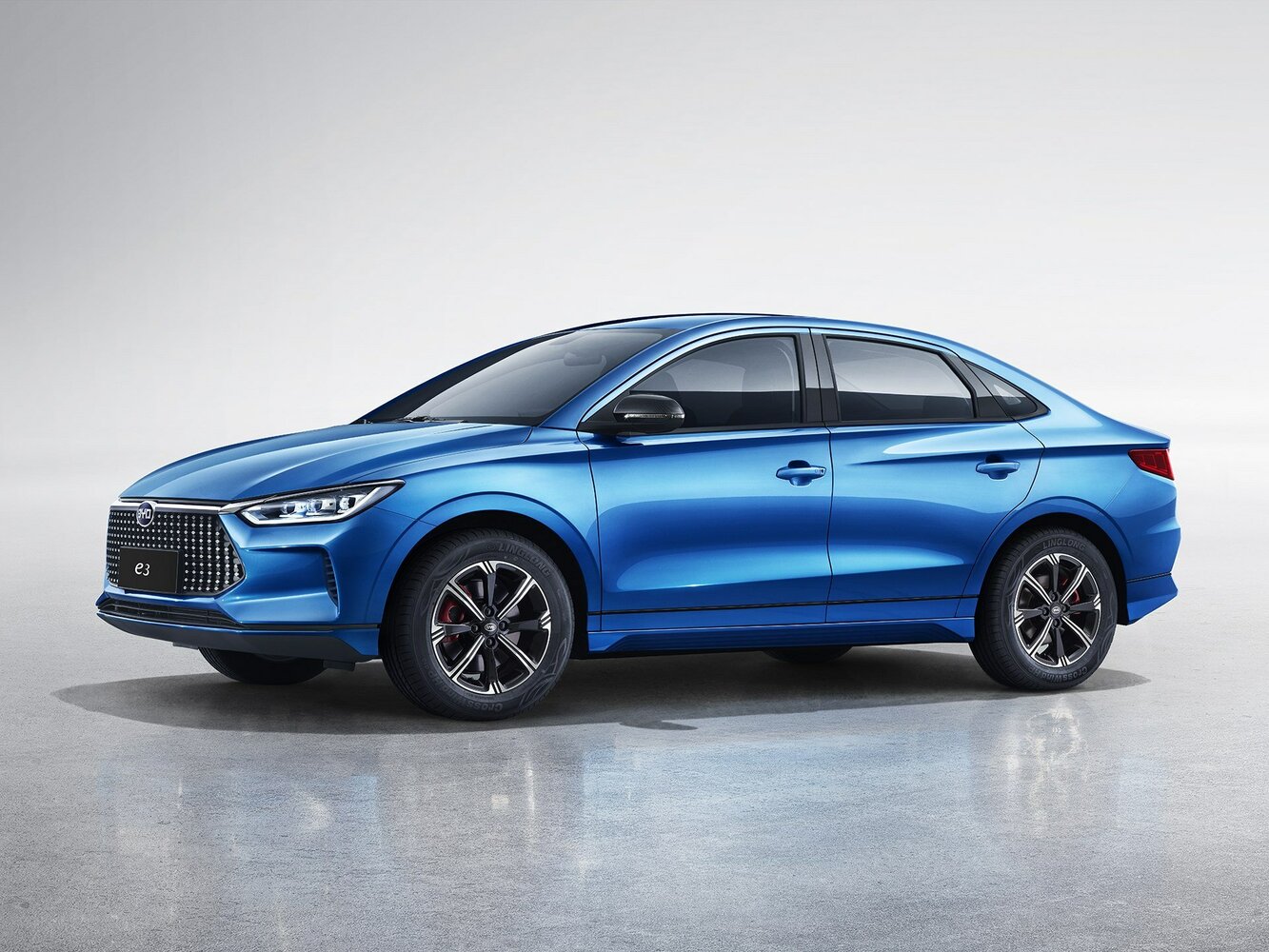 BYD E3 (2019–2023) · 47kWh Electro AT (100.0 кВт)