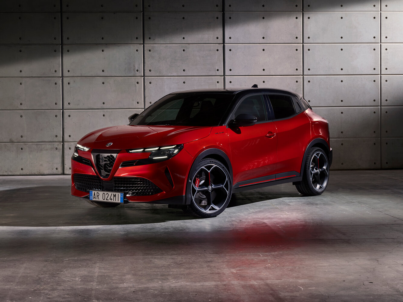 Alfa Romeo Junior (2024–2026) · Electro AT (115.0 кВт)