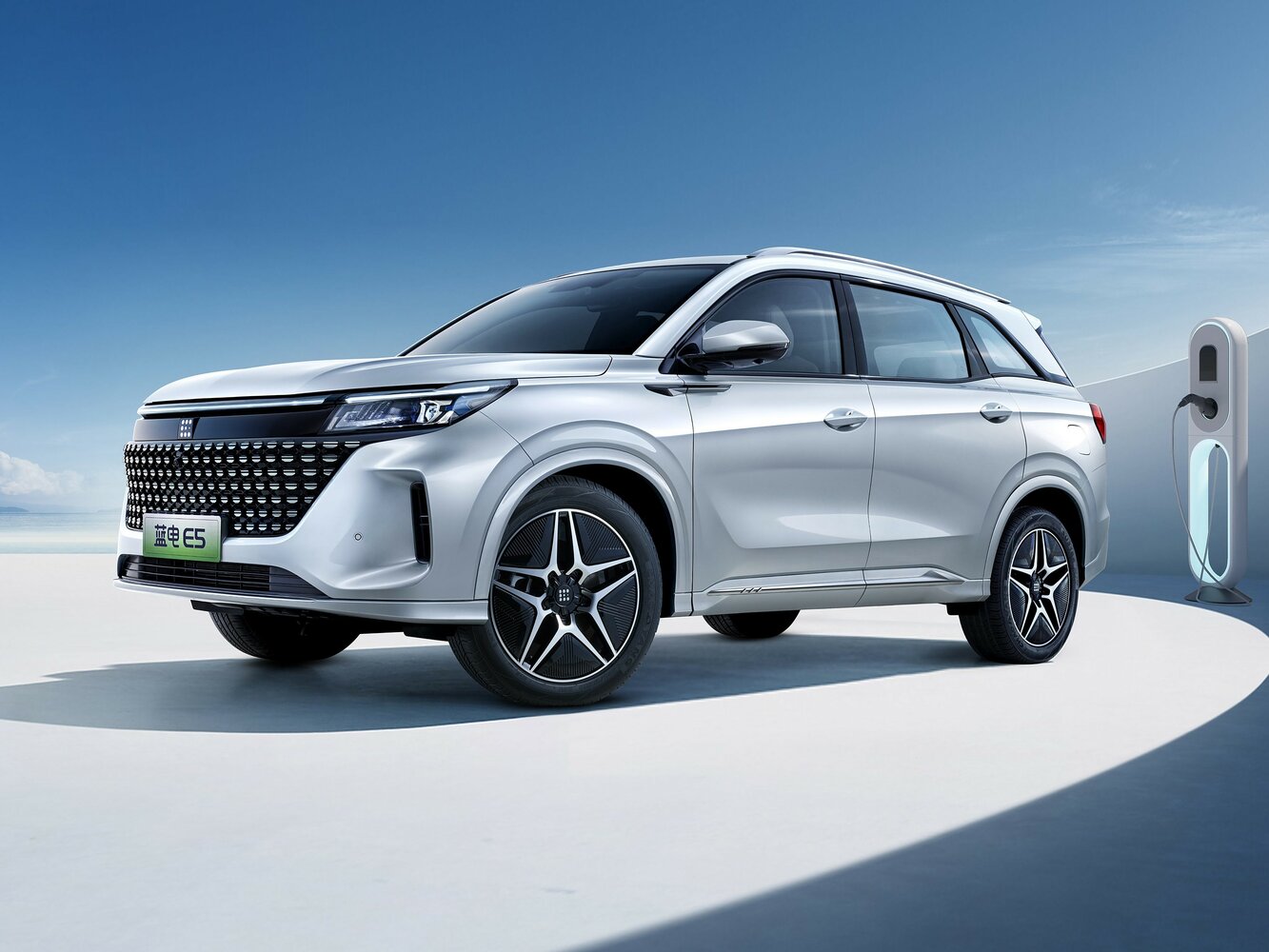 Dongfeng Fengon E5 I (2023–2024) · 1.5hyb CVT (287 л.с.)