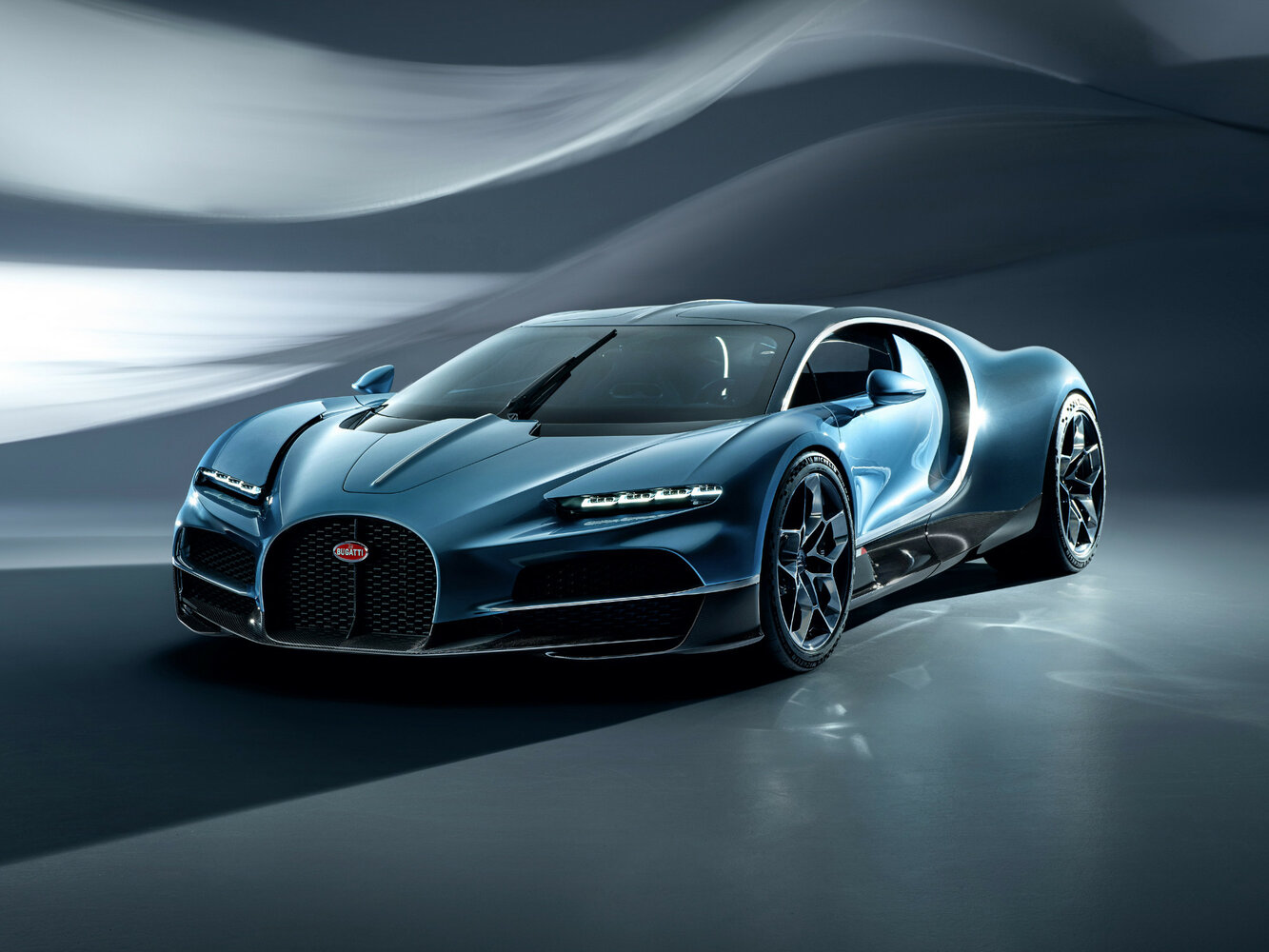 Bugatti Tourbillon (2024–2026) · 8.3hyb AMT (1800 л.с.) 4WD