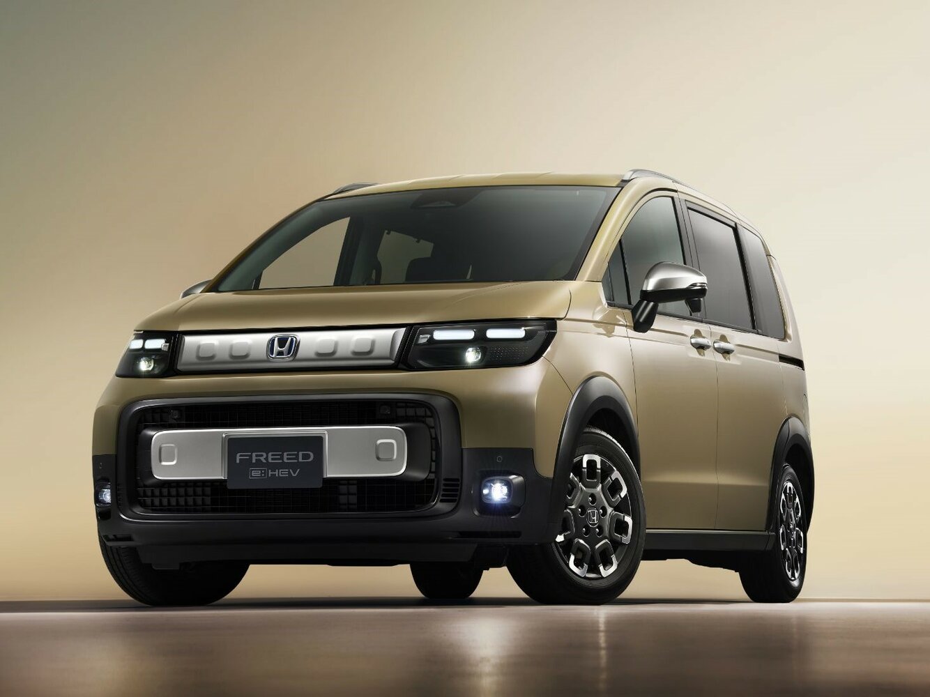 Crosstar 1.5hyb CVT (106 л.с.) 4WD