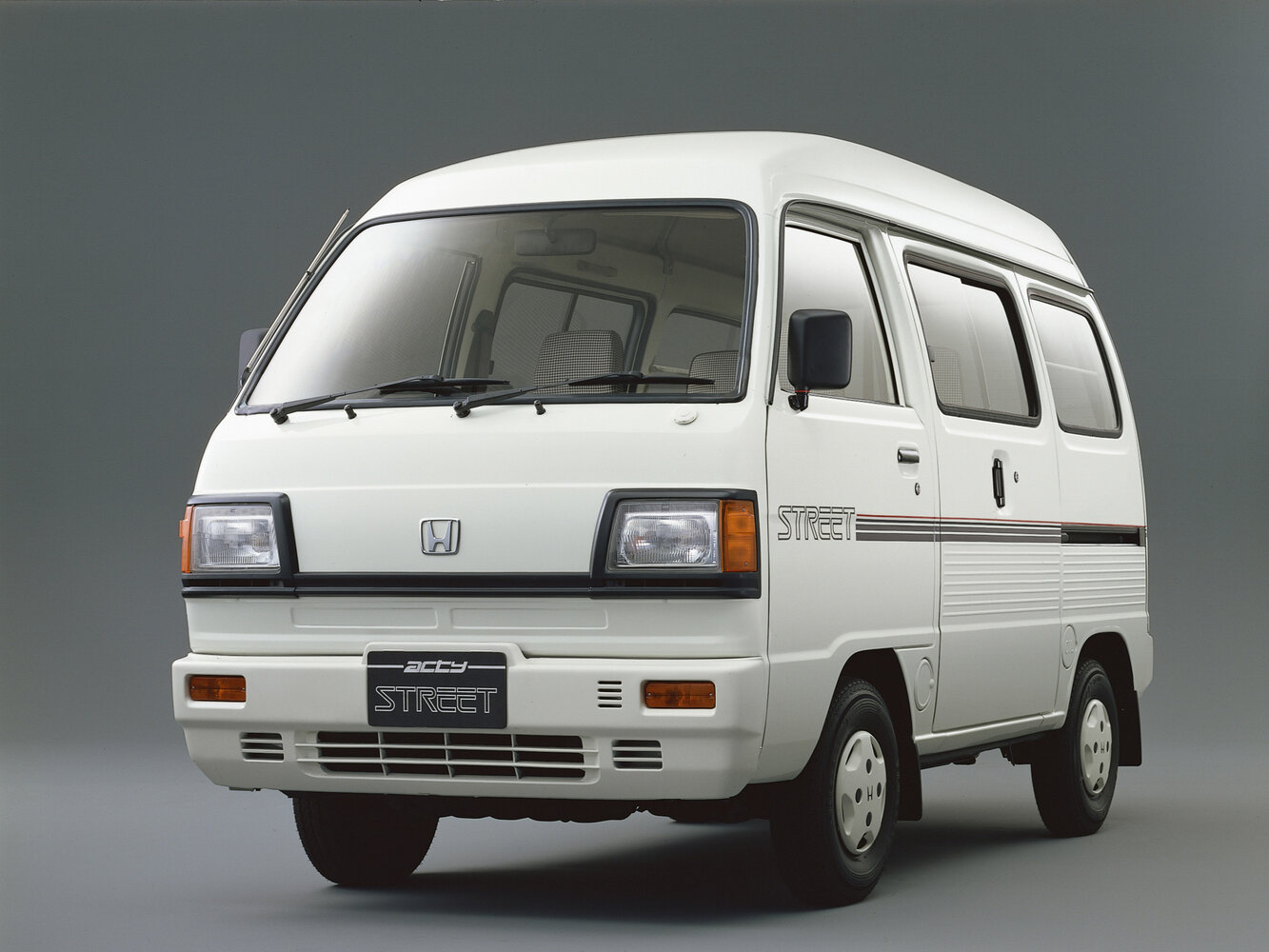 Honda Acty I Рестайлинг 2 (1985–1988) · 0.6 MT (28 л.с.)