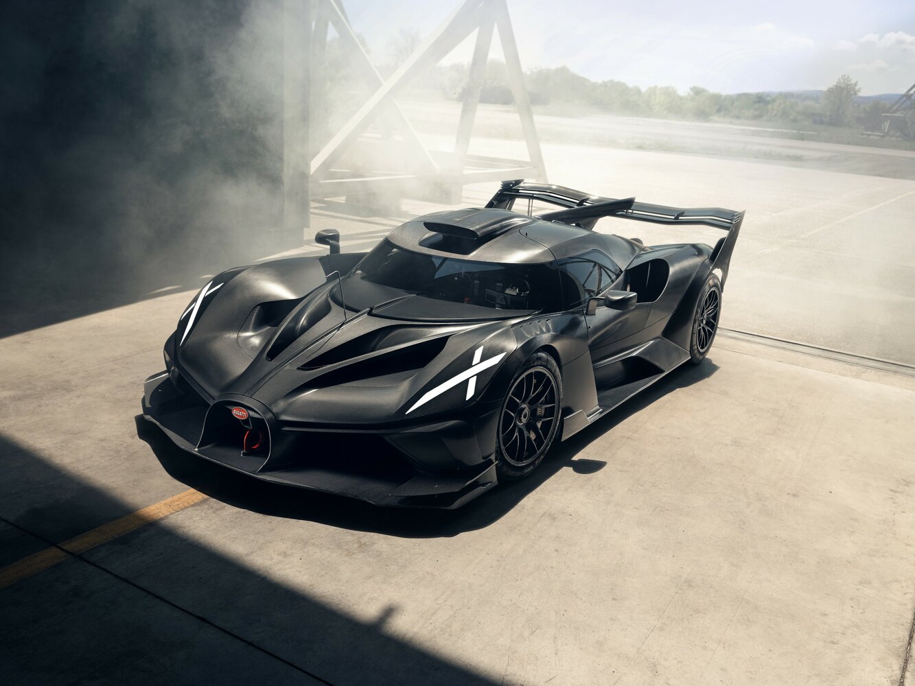 Bugatti Bolide (2024–2025) · 8.0 AMT (1850 л.с.) 4WD