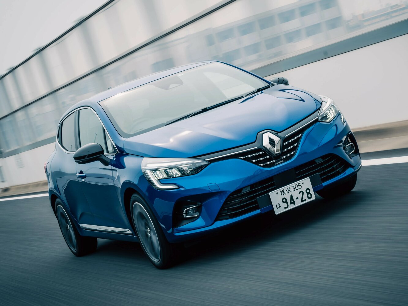 Renault Lutecia V (2020–2026) · 1.6hyb AT (91 л.с.)