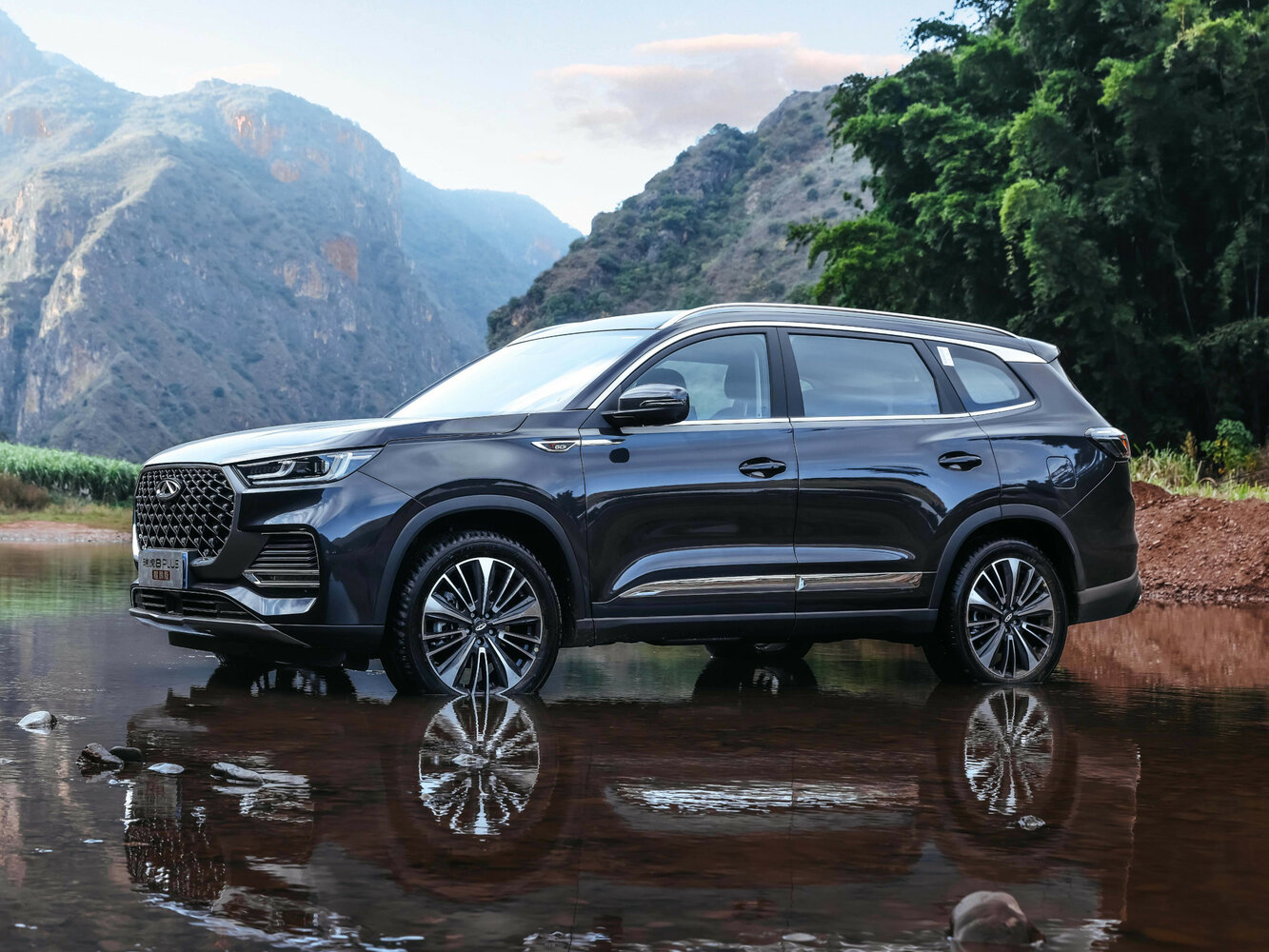Chery Tiggo 8 Plus I Рестайлинг (2021–2026) · 2.0 AMT (254 л.с.) 4WD