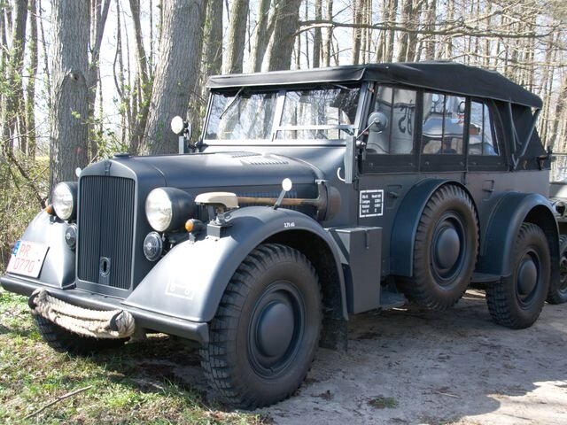 Horch 901 (1937–1943) · 3.8 MT (90 л.с.) 4WD