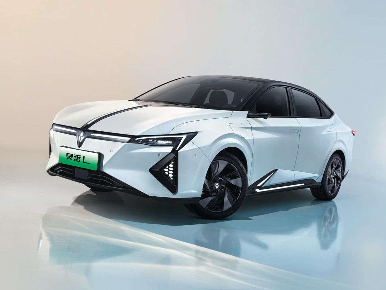 Lingxi L (2024–2026) · Electro AT (160.0 кВт)