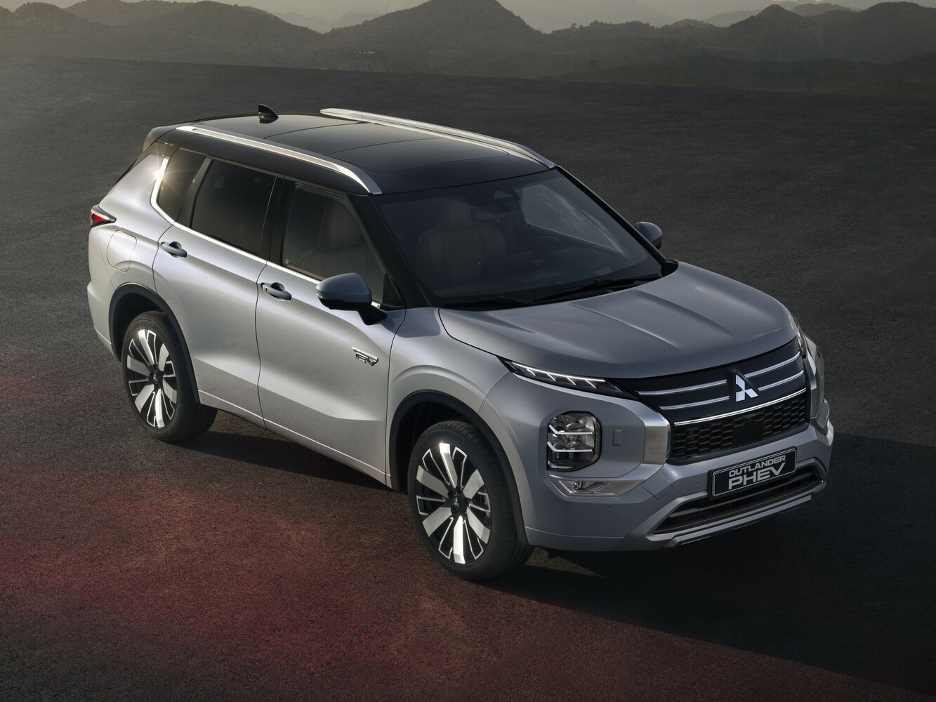 Mitsubishi Outlander IV Рестайлинг (2024–2026) · 2.4hyb AT (252 л.с.) 4WD