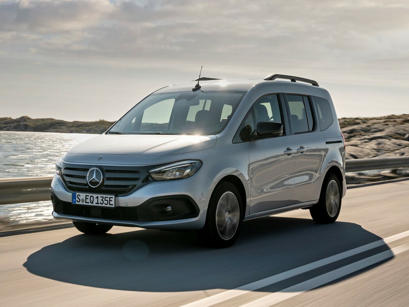 Mercedes-Benz EQT (2023–2026) · 200 Electro AT (90.0 кВт)